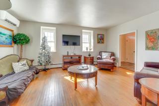 Pet Friendly Historic East Stroudsburg Manor - East Stroudsburg - 9