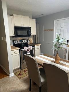 Serene Retreat! 420 friendly in designated area, 3 minutes to downtown Richmond - Richmond - 3