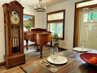 Be Still & Know, Fireplace, Firetable, Walk to Port - 7