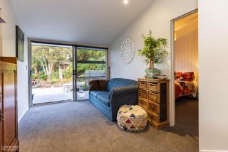 Funky Beach House with sea and country views - Orewa - 4
