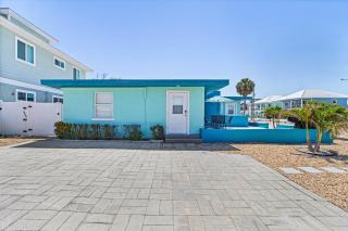 412 Harbor Hideaway: 2BD Cottage, Walk to Times Square! - Fort Myers Beach - 5