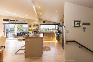 Funky Beach House with sea and country views - Orewa - 8