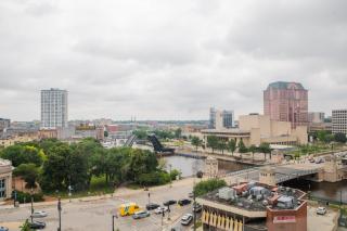 Flexhome Westown Studio RS5 near Fiserv and Theater District - Milwaukee - 5