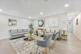 Spacious 5BR Retreat Sleeps 10 - 9