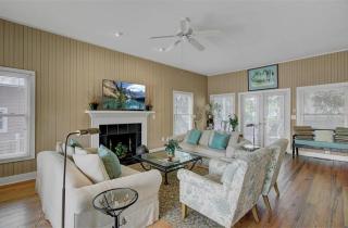 85 Grand Pavilion by AvantStay Walk to the Beach Spacious Porch - Isle of Palms - 0