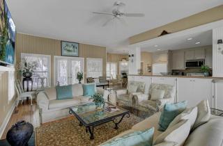 85 Grand Pavilion by AvantStay Walk to the Beach Spacious Porch - Isle of Palms - 7