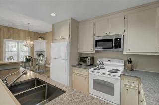 85 Grand Pavilion by AvantStay Walk to the Beach Spacious Porch - Isle of Palms - 3