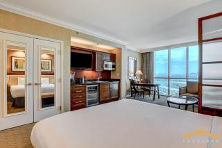 MGM Signature-12-606 Jacuzzi Studio - 9