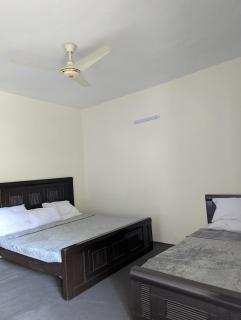 Kunhar Sarai Hotel Balakot - 1 MASTER & 1 TWIN BED ROOM - Bālākot - 5