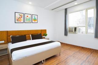 Super Hotel O Sky Suites Hotel Noida Sec 44 Near botanical Metro - Noida - 0
