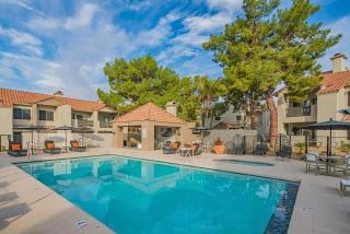 2 Pools with 1 BR and 2 BA Brand New Fresh Unit - H1162 - Scottsdale - 0