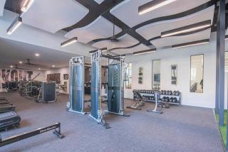 2 Pools with 1 BR and 2 BA Brand New Fresh Unit - H1162 - Scottsdale - 2