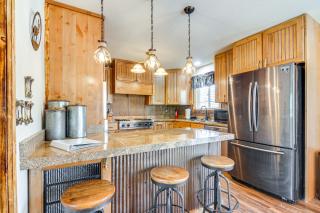 Private Hot Tub and Yard Utah Family Getaway - Glendale - 3