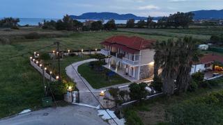Katerinas Private Apartments - Kalamaki - 9