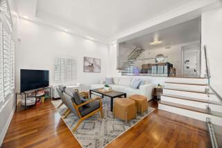 New Listing Dodger Clubhouse by Colby & Conrad - Los Angeles - 0