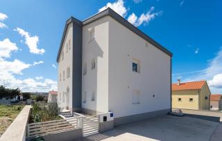 Lovely Apartment In Gornji Karin - Gornji Karin - 8