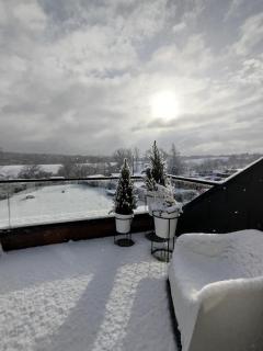 Gîte 4 personnes avec vue proche de Durbuy - La Roche en Ardennes - Han sur Lesse - Terrasses - Parking gratuit - Grand jardin - 8