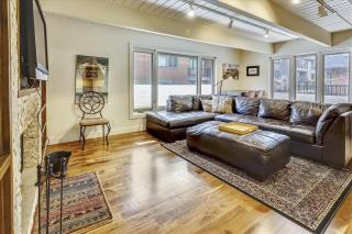 Walk Everywhere! Deluxe Aspen Condo - 9
