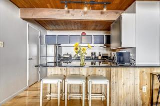 Modern Condo, 1 Block to Gondola - Ideal Vacation Location - 1