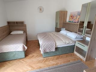 Diana Rooms and Apartments - Starigrad-Paklenica - 8