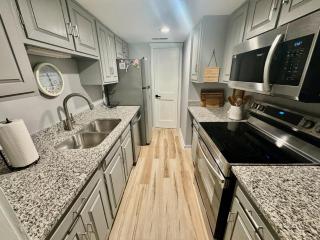 3 bed 2bath just steps to Coligny Plaza & Beach - Hilton Head Island - 4