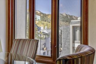 Lovely Aspen Condo with Mountain Views & Hot Tub - 1