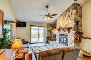 Near Hiking Lakefront Getaway in Campbellsport! - Campbellsport - 7
