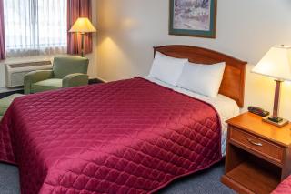 Country Village Motel - 8