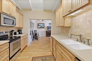 Breezy Cottage - Jekyll Island - 7