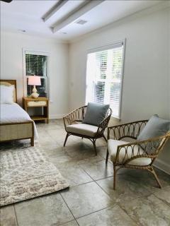 Casa Blanca Cottage - Jekyll Island - 1