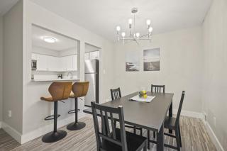 Modern Comfort in Rochester Perfect Getaway - 8