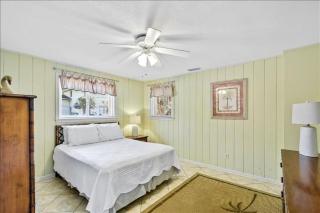 Swan Cottage - 1