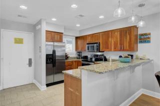 7C Mariners Walk by AvantStay Beautiful Porch Easy Access to Pool Beach - Isle of Palms - 2