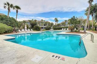 7A Mariners Walk by AvantStay Walk to Beach Pool - Isle of Palms - 7