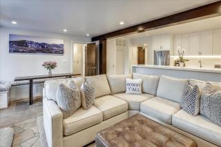 Stunning Ski In-Ski Out Condo with Pool & Hot Tub - 9