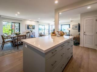 Panoramic Ocean Views! Remodeledredecorated! Very Pretty Corner Ground Floor 2 Bedroom2 Bath - 3