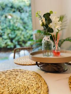 Apartment with beautiful terrace - LʼIsle-sur-la-Sorgue - 1