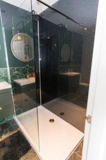 The Elizabeth room with en-suite - Birmingham - 7