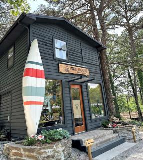 Pine Lodge Large unit with Hot tub, grill Loblolly Pines Adventure Camp - 2