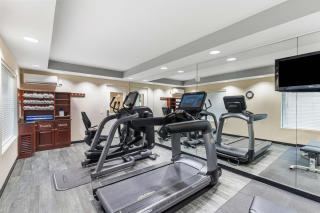 Best Western PLUS Westgate Inn and Suites - Leland - 2