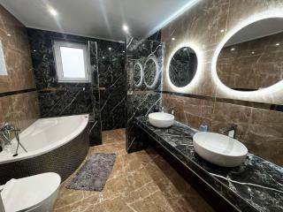 4 - bed Villa Retreat - 9