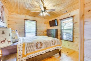 Tellico River Cabin with Game Room and Fire Pit! - Tellico Plains - 2