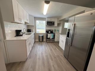 Englewood Beach Bungalow - Englewood - 9