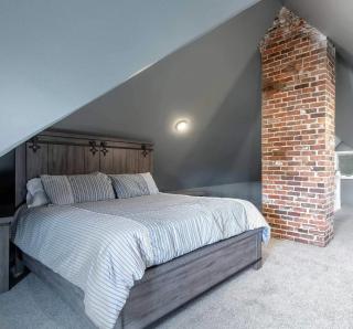 Historic Spacious Charmer in the East Village - Davenport - 6