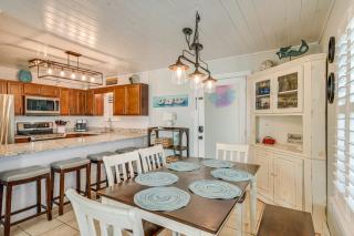 Balcony with Pool and Beach Views Gulf Shores Condo! - Gulf Shores - 4