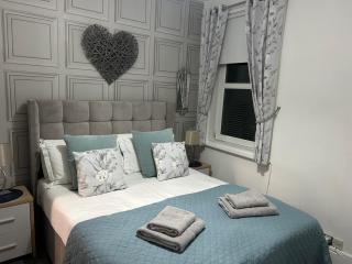 Rooms at 153 ROOM ONLY - Scarborough - 3