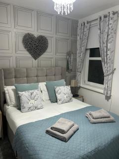 Rooms at 153 ROOM ONLY - Scarborough - 4