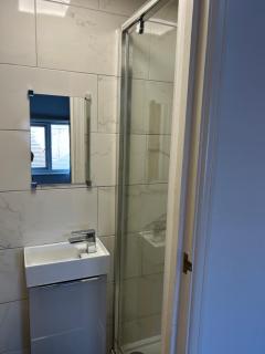 Rooms at 153 ROOM ONLY - Scarborough - 8