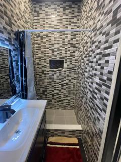 DDA Apartments and Car Rental - - 5