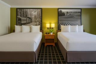 Creekside Inn & Suites - Willits - 1